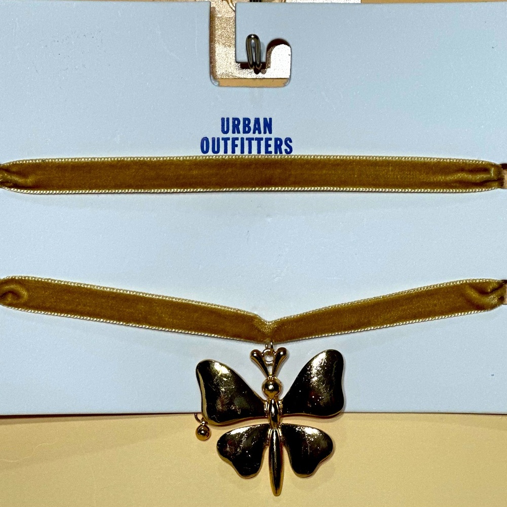 Urban Outfitters Buffy Velvet Layer Choker - Picture 2 of 3